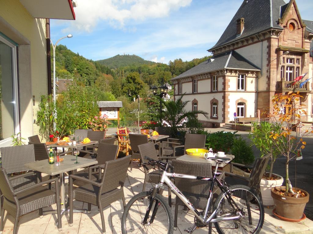 Logis Hotel - Restaurant Aux Bruyeres Orbey Exterior foto