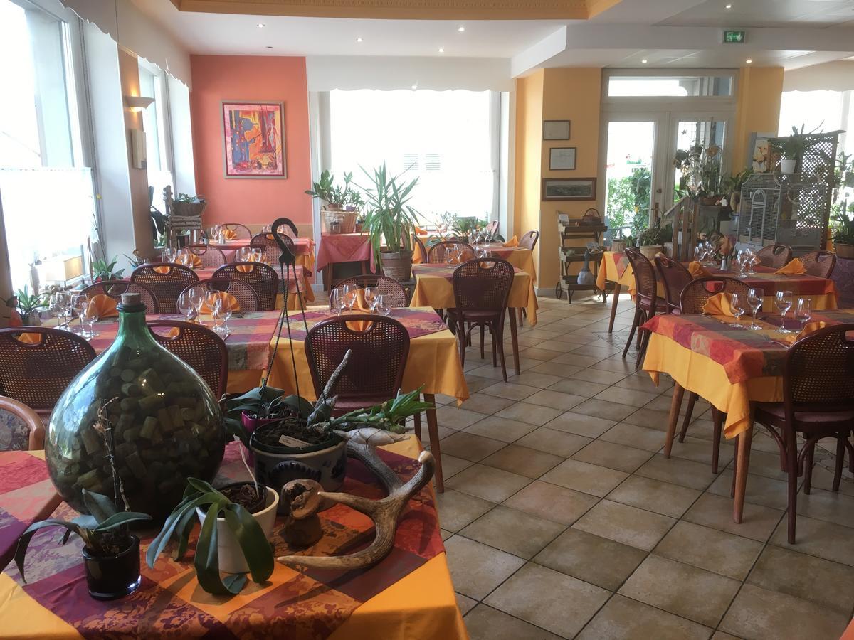 Logis Hotel - Restaurant Aux Bruyeres Orbey Exterior foto